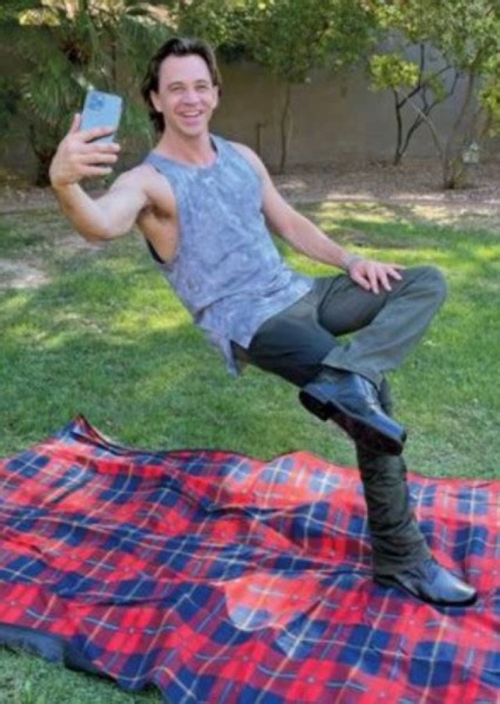 Justin flom Fan Casting
