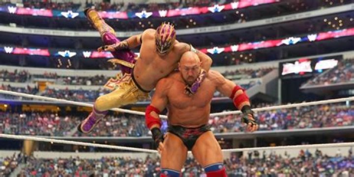 Kalisto v Ryback WrestleMania 32 Cropped
