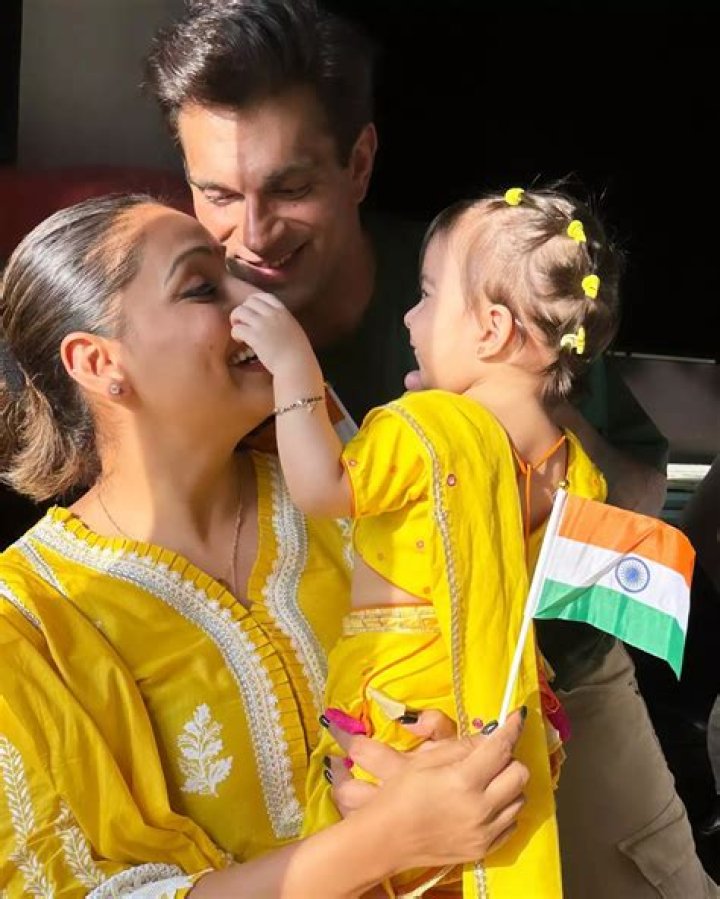 Karan Johar&rsquo;s adorable moments with his twins Yash and Roohi