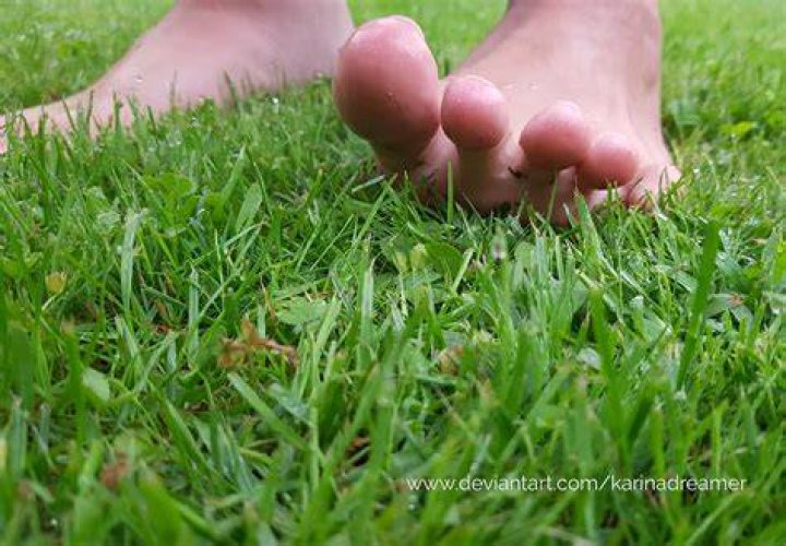 Karinas Feet Barefoot Outside by KarinaDreamer on DeviantArt