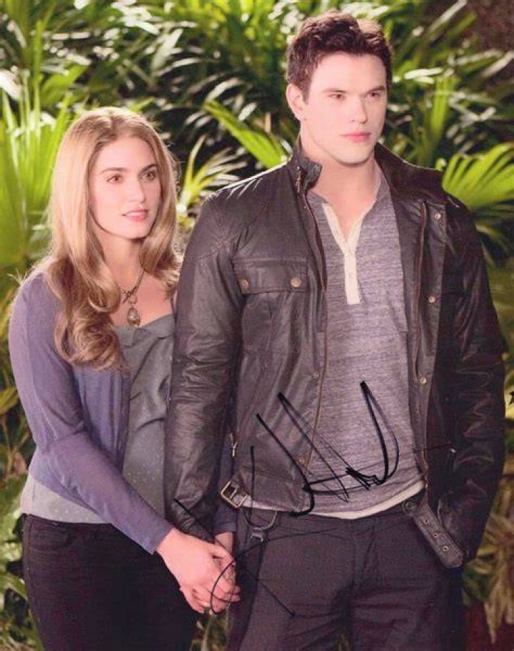 Kellan Lutz as Emmett Cullen in Twilight