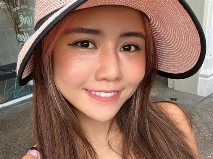 KiaraaKitty's biography age, birthday, net worth, surgery, drama