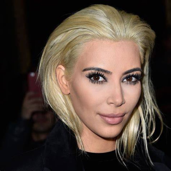 kim kardashian blonde blunt cut