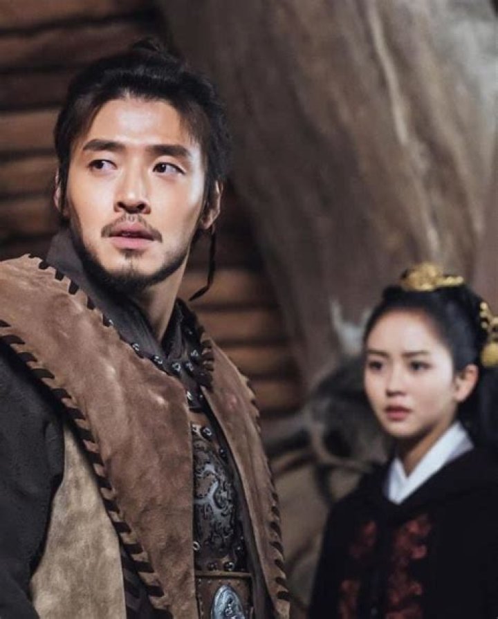 Kim SoHyun Pyong Gang Ji Soo On Dal River where the moon rises drama