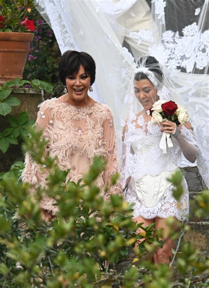 Kris Jenner & Kourtney Kardashian Cry Over Last Season's Fight
