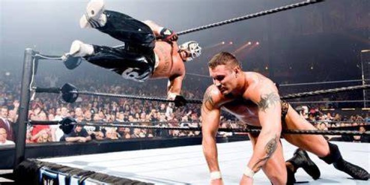 Kurt Angle v Rey Mysterio