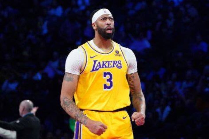 Lakers Injury Update: Will Anthony Davis return to the LA line-up tonight vs the
Knicks