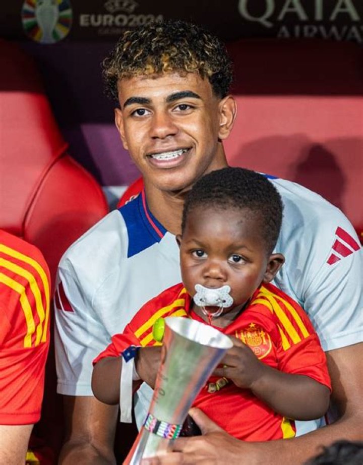 Lamine Yamal's Brother: A Deep Dive Into Their Family Legacy