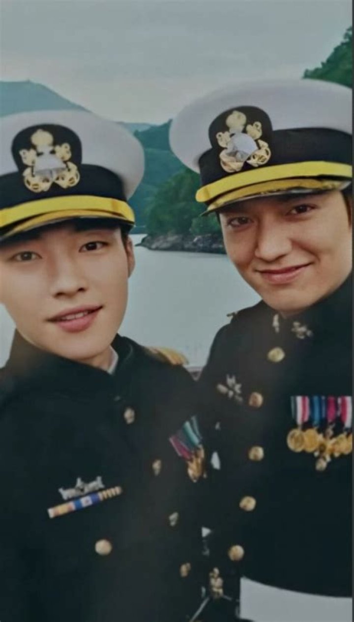 Lee Gon and Tae-eul in The King: Eternal Monarch