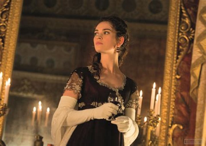 Lily James as Elizabeth 'Liz' James in The Parent Trap (TV Show) 