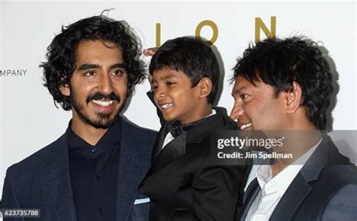 Lion Sunny Pawar Young Saroo In Bed