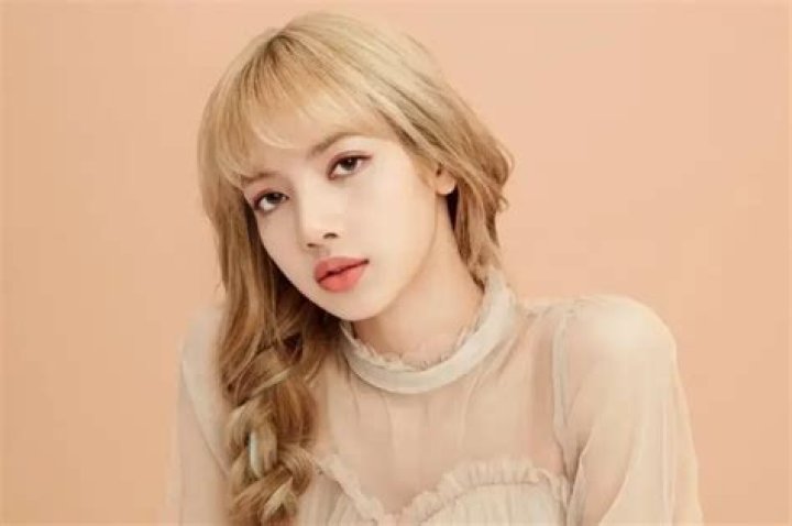 Lisa From BLACKPINK&rsquo;s Net Worth How Wealthy Is She?