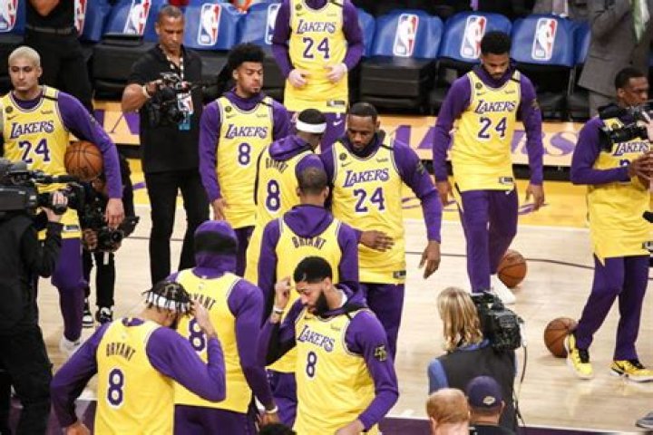 Los Angeles Lakers Player Reveals Hilarious Details of How He Was Once Roasted
on the Team’s Group Chat