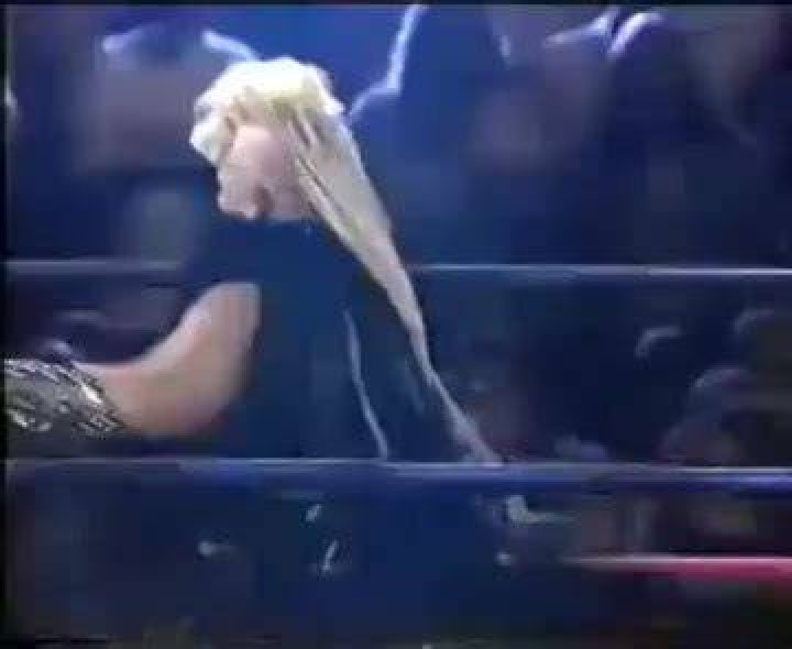 Madusa Vs Luna Vachon WCW