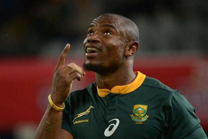 Makazole Mapimpi's salary