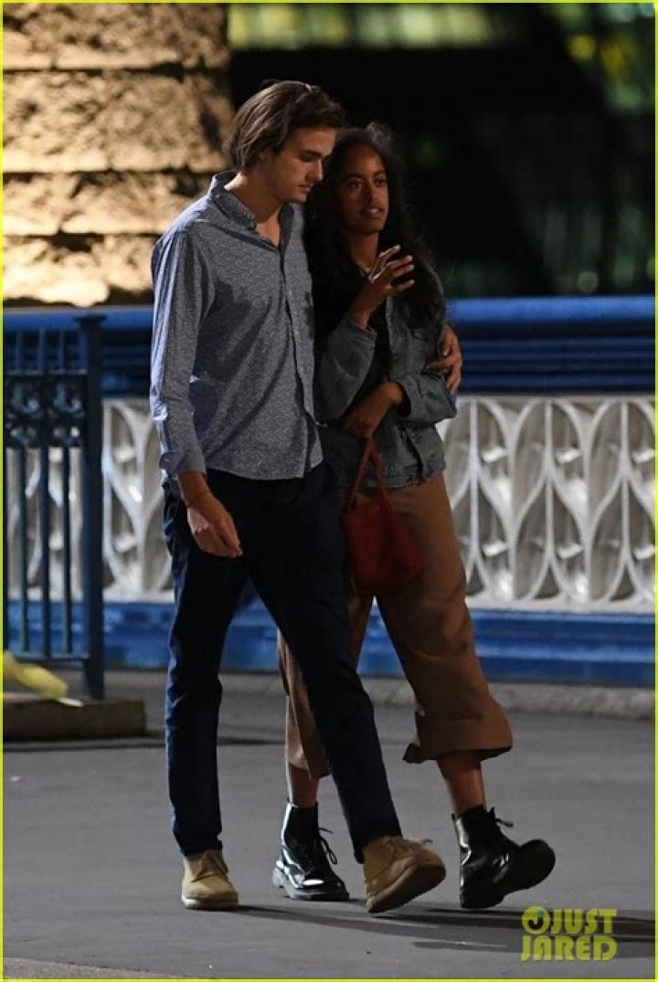 Malia Obama & Boyfriend Rory Farquharson Enjoy a Date Night at the