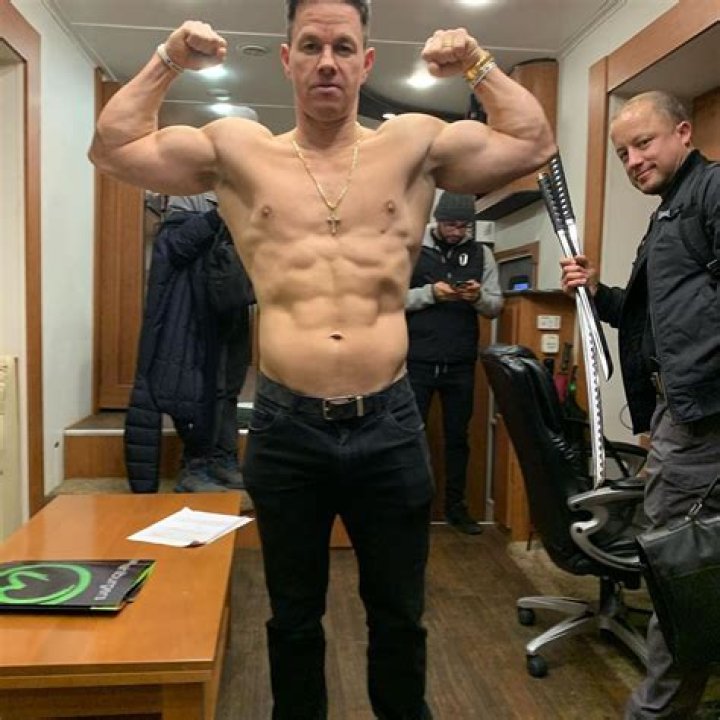 Mark Wahlberg Shows Off 20 Lb. Weight Gain in 3 Weeks