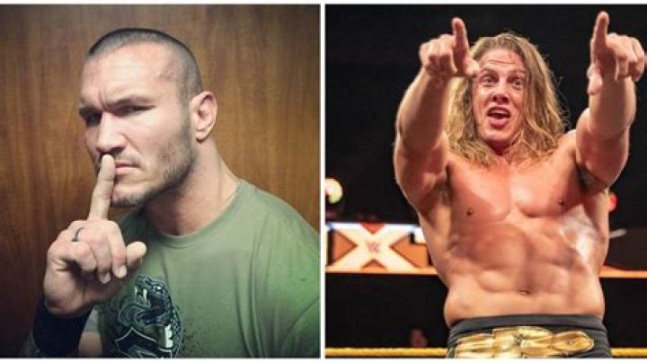 Matt Riddle pointing