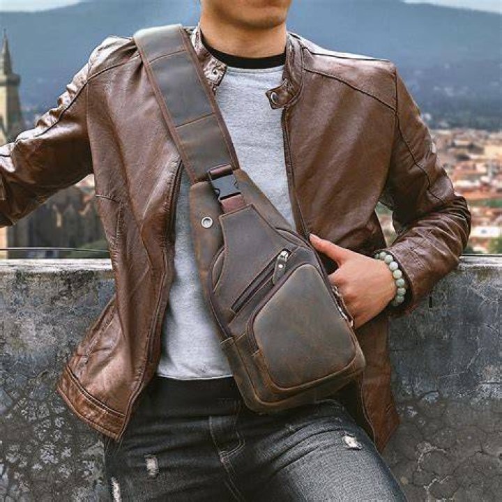 Men Original Crazy horse Leather Casual Fashion Crossbody Chest Sling