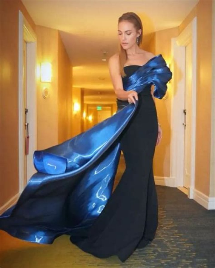 Meryem Uzerli a ajuns de nerecunoscut. Cum arată protagonista din