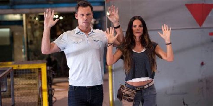 Michael and Fiona in Burn Notice (2012)