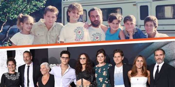 Michael Keaton Has 6 Siblings & His Family Never Made Him &lsquo;Feel Foolish'