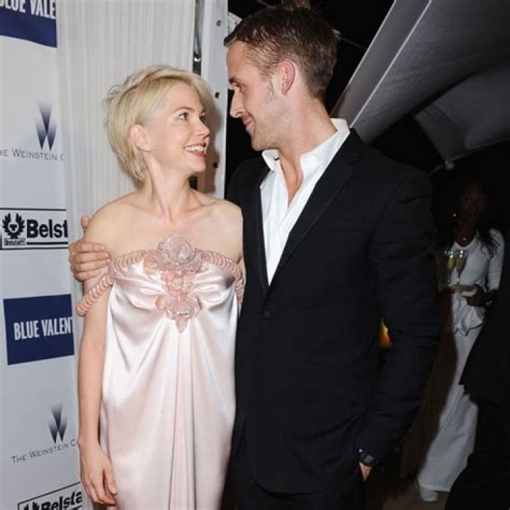 Michelle Williams and Ryan Gosling in Blue Valentine, Kate Winslet and Jim Carrey in Eternal Sunshine of the Spotless Mind, Zooey Deschanel and Joseph Gordon Levitt in 500 Days of Summer