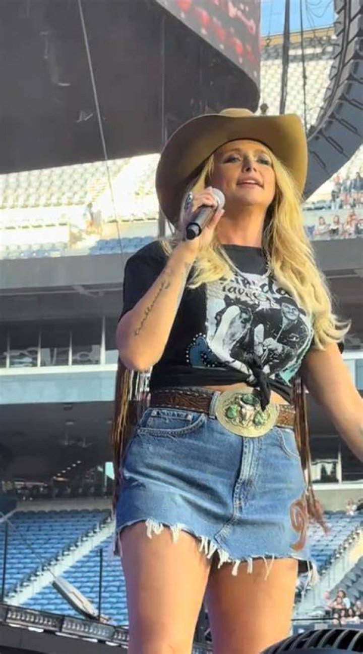 Miranda Lambert on vocal rest, reschedules Pelham show to Oct. 6