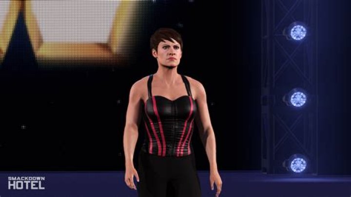 Molly Holly about to execute a Molly Go Round