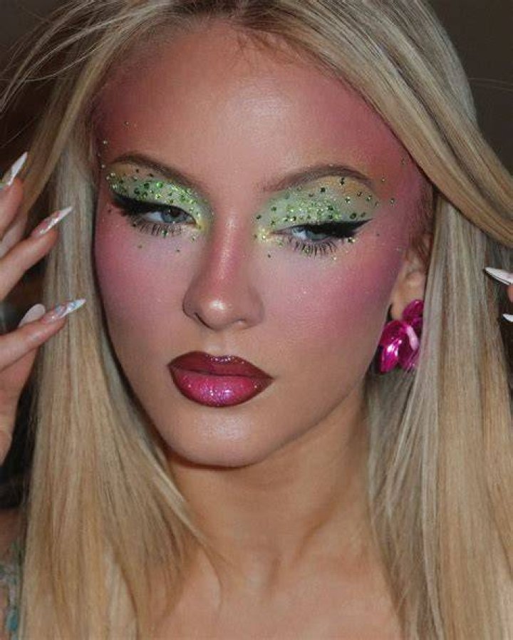 Molly Sims Shares The Trick She Picked Up From Beyoncé's Makeup Artist
