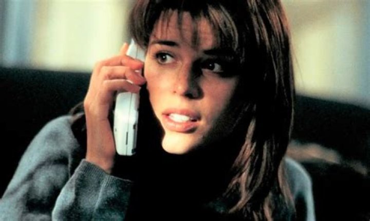 Neve Campbell as Vivian Saunders in F is for family