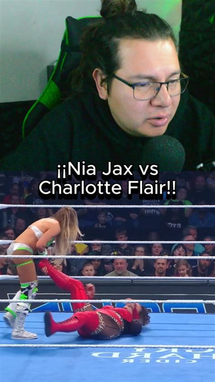 Nia Jax vs. Charlotte Flair