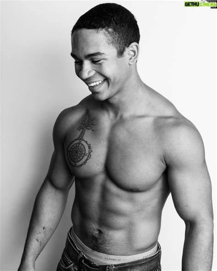 Noah Gray-Cabey's wife
