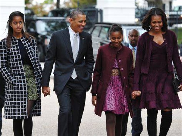 Obama family attends church service