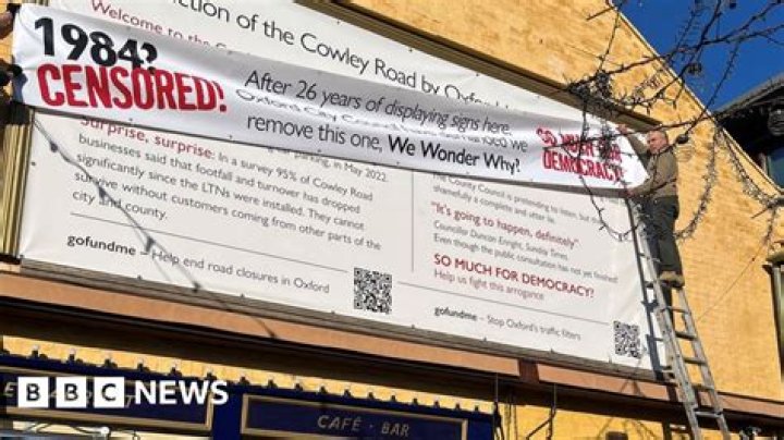Oxford business owner says council forced sign removal