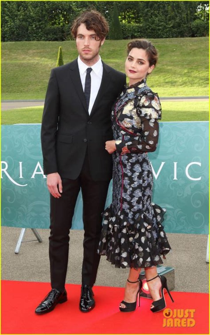 Photo jenna coleman tom hughes more victoria premiere event 24 Photo