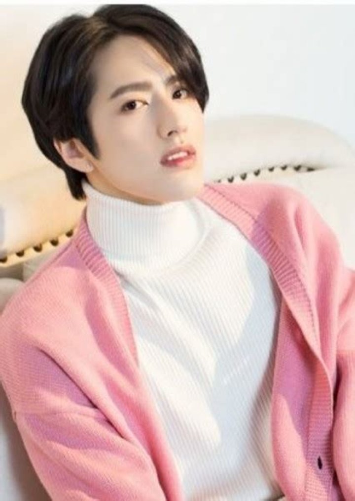 Photos of Luo Zheng on myCast