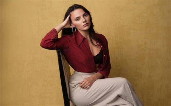 Pin auf Dafne Keen