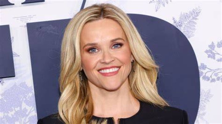 Pin on Reese Witherspoon & Jake Gyllenhaal Kissing Compilation