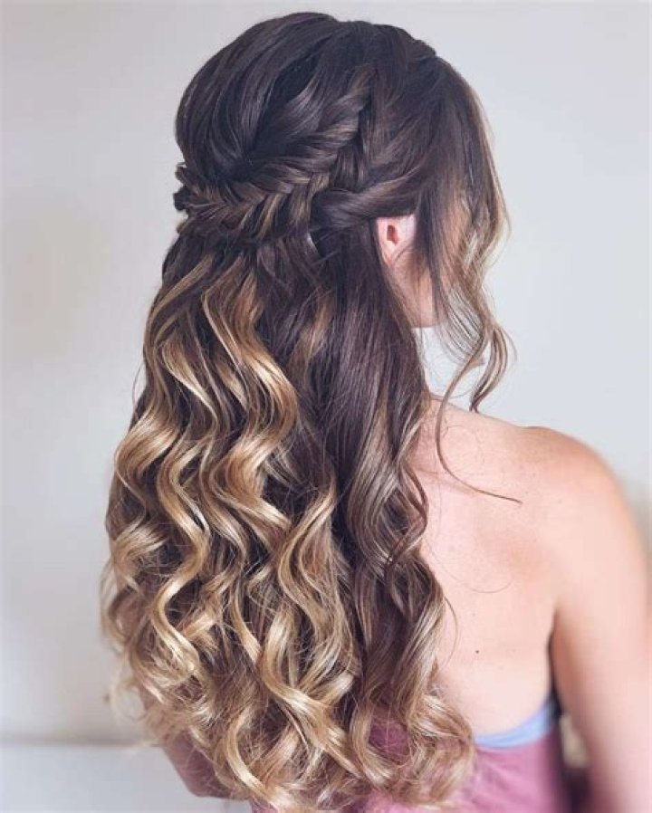 Prom hair styles. promhairstylesforlonghair Classy hairstyles, Ball