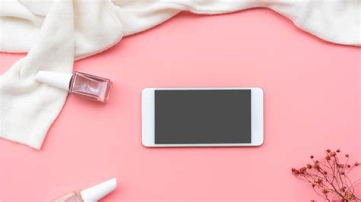 Put Nail Polish On Your Broken Phone Screen And Watch What Happens