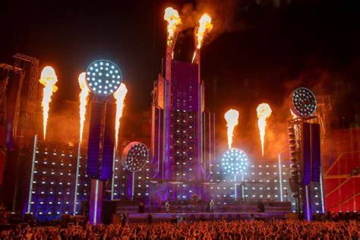 Rammstein's Till Lindemann Falls Down After Thanking Crowd