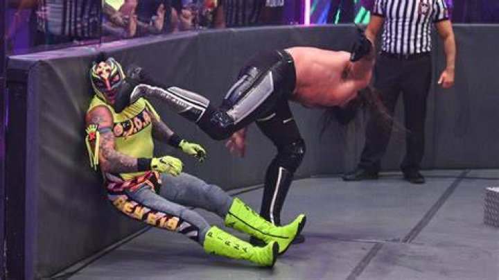 Rey Mysterio Vs Seth Rollins