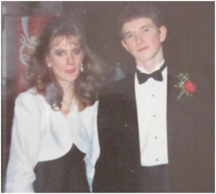 Rhonda Howard, Thomas Massie's Wife 5 Fast Facts