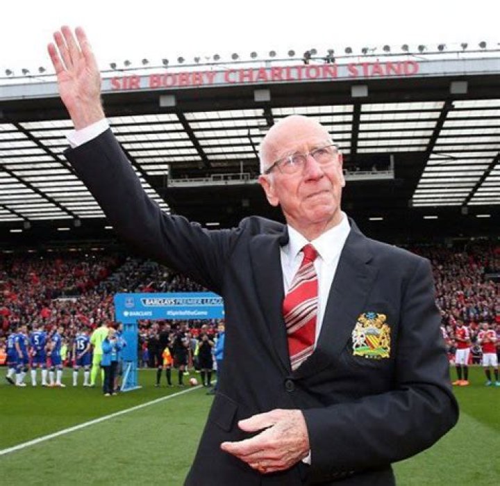 “RIP Legend”- Millions Join Manchester United to Mourn Tragic Passing of Last
Remaining Survivor of Munich Disaster Sir Bobby Charlton at 86