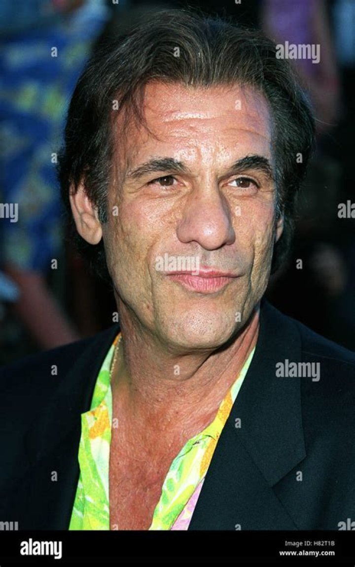 Robert Davi height