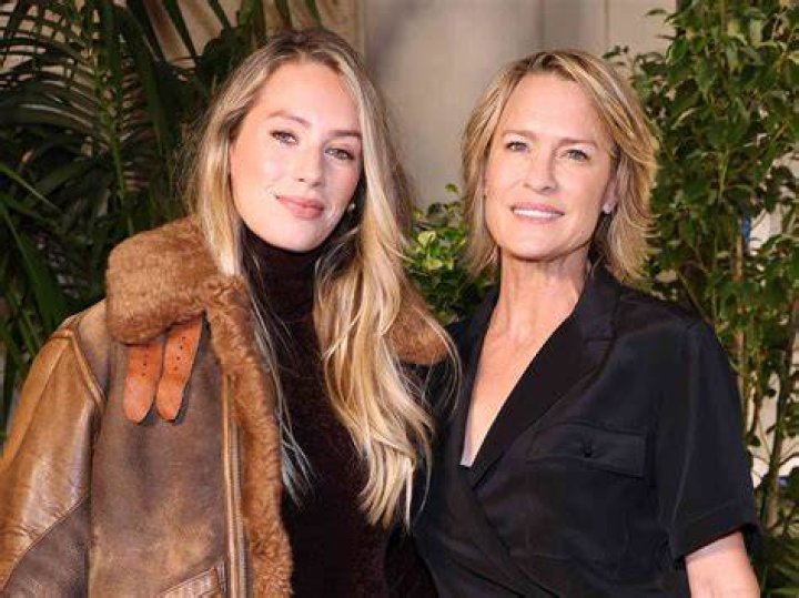 Robin Wright And Sean Penn's Director Daughter Is Absolutely Gorgeous