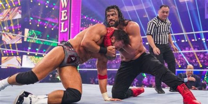 Roman Reigns v LA Knight Crown Jewel 2023 Cropped