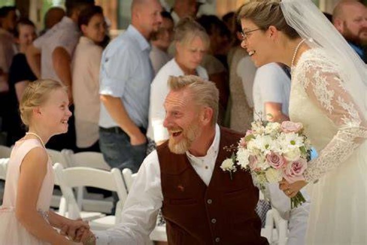 Rory Feek's Daughter Hopie Marries Her Fianc&eacute;e Wendy In A Sweet