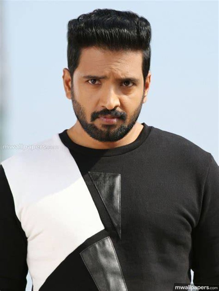 Santhanam Image